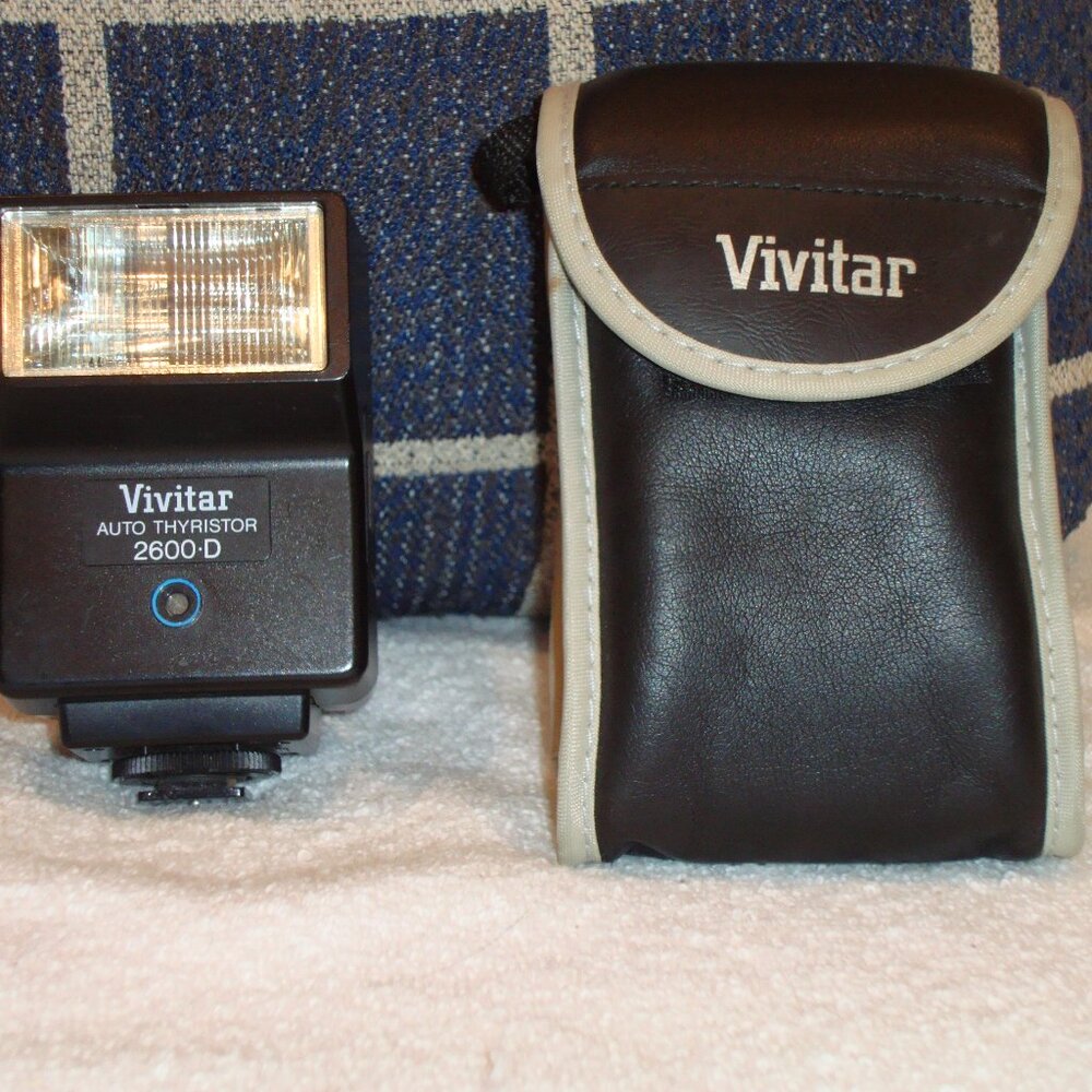 Vintage Vivitar Auto Thyristor Flash 2600-D TESTED WORKING!